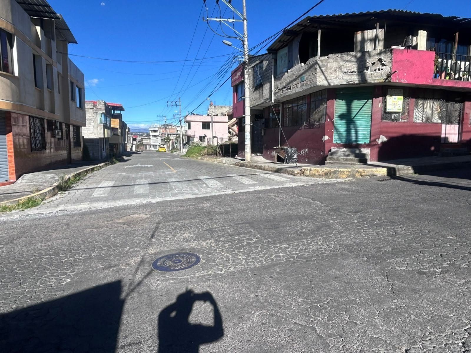 ¡CASA ESQUINERA EN VENTA! 🏡 – La Merced, Sur de Quito 📍