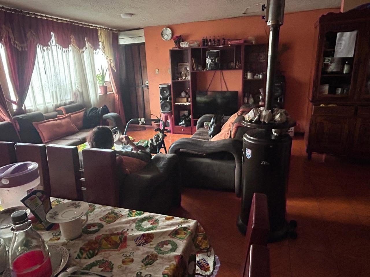 ¡CASA ESQUINERA EN VENTA! 🏡 – La Merced, Sur de Quito 📍